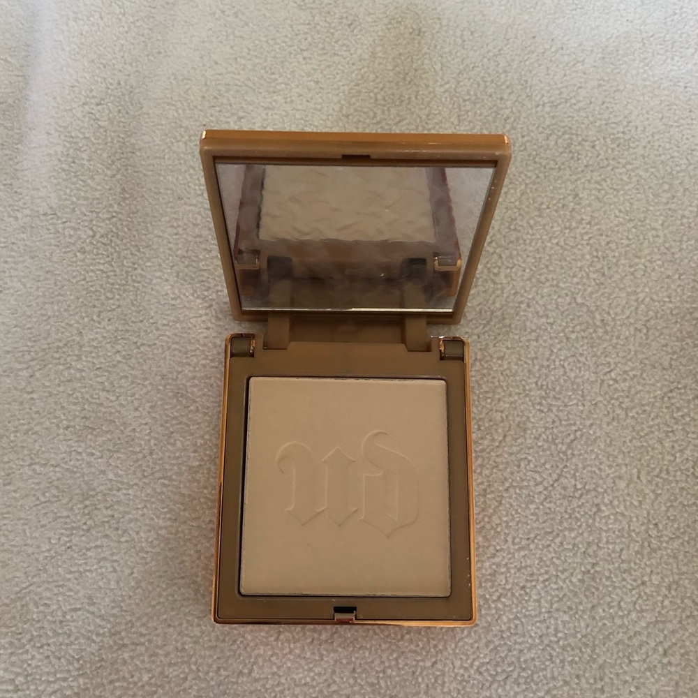 Urban Decay compact powder